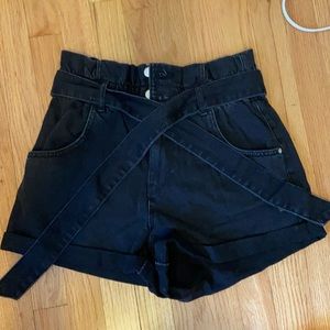 ZARA || PAPER BAG WAIST SHORTS